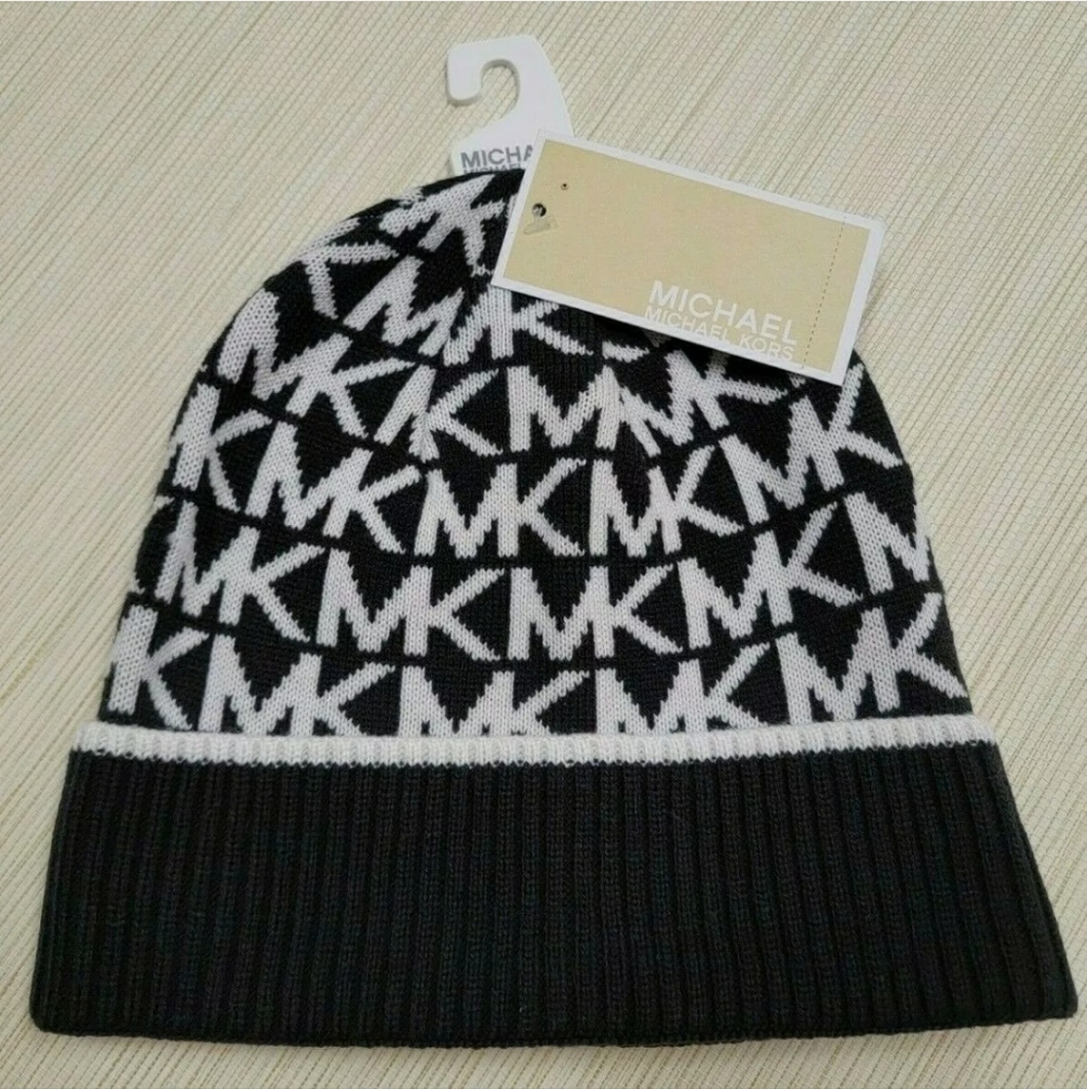 Michael Kors Borderd MK Logo Cuf Beanie Hat - Picture 2 of 3